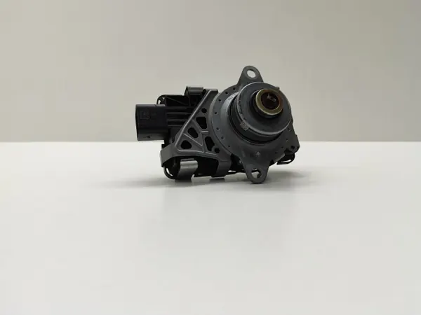 BMW Getriebe-Reduziermotor OEM 8687376 - Gebraucht image 3