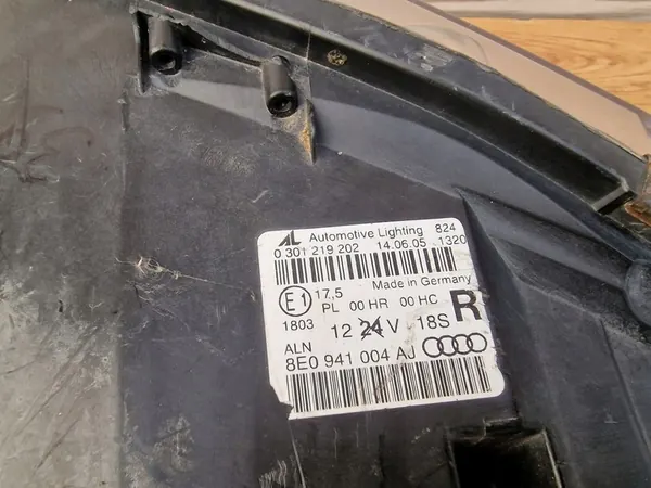 AUDI A4 B7 Faro Derecho 8E0941004AJ image 10