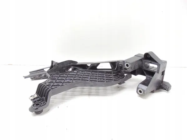 Support de montage 8U0805608A avant droit Audi Q3 11- image 3