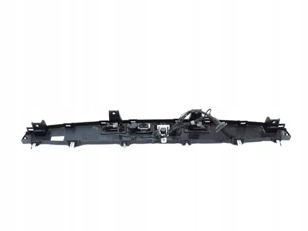 Garniture OEM LR114499 pour hayon Range Rover Evoque image 4