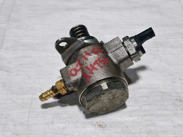 Hoge druk brandstofpomp Skoda Octavia II 1.4 TSI image 6