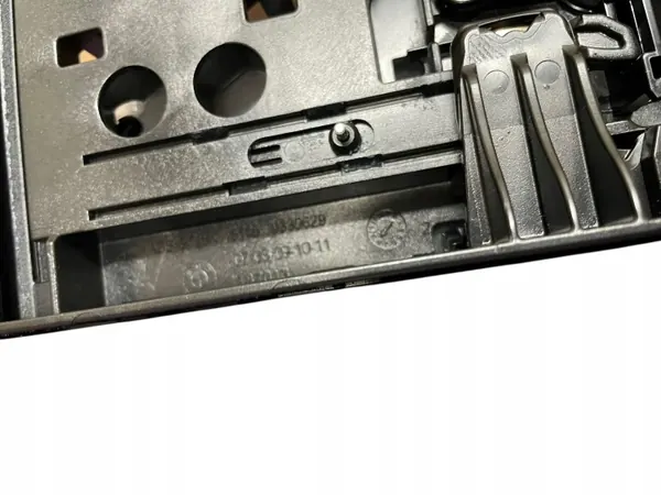 OEM 6801508 Tunnelivarasto Mukitelineellä BMW 5 G30 image 3