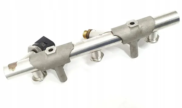 Rampe de carburant Audi Q7 TFSI 06E130089AF image 3