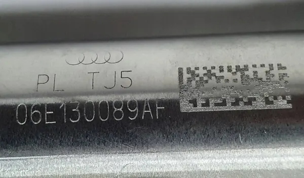 Rampe de carburant Audi Q7 TFSI 06E130089AF image 4