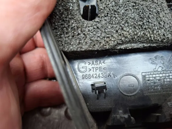 OEM 96842433XY Para-lama dianteiro esquerdo para Peugeot 3008 image 3