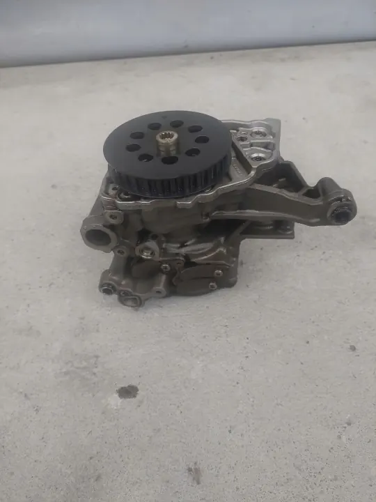 Öljypumppu VW Polo IV 1.6 TDI OEM 04L145208AB image 3