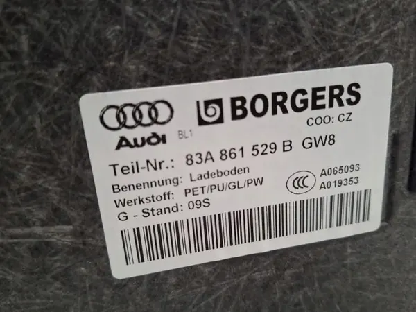 Audi Q3 83A Kofferraummatte OEM 83A861529B - Gebraucht image 4