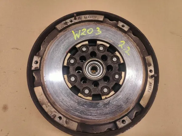 Kaksimassavauhtipyörä Mercedes Sprinter W906 W211 2.2 CDI image 3