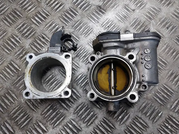 Drosselklappe Opel Astra J 1.6 T 55565260 55556264 image 2