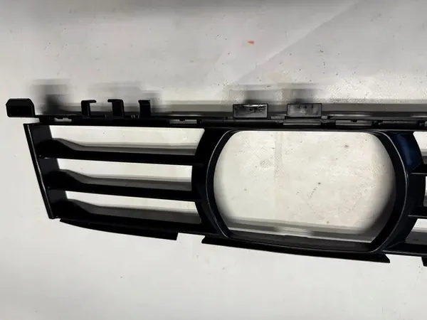 Griglia centrale paraurti anteriore BMW G30 G31 7385268 2016 image 3
