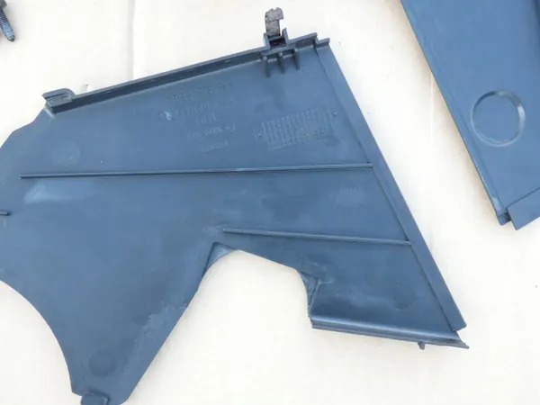 Audi A8 D3 Vaihteiston kansi OEM 077109124B Käytetty image 10
