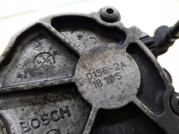 Bomba de vácuo Peugeot OEM D1562A1B12S - Estado usado image 3
