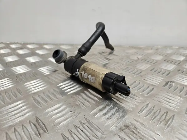Toyota Avensis T250 2005 Ajovalopesupumppu OEM ESH7097 image 4