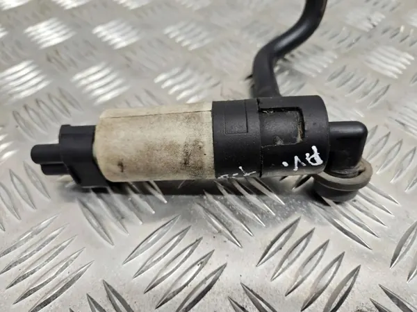 Toyota Avensis T250 2005 Ajovalopesupumppu OEM ESH7097 image 5