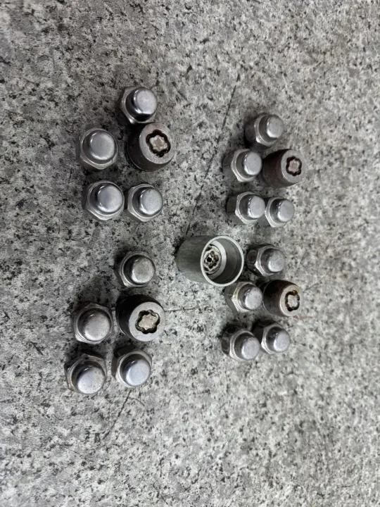 Ruuvit ja Turva Mazda OE OEM CX-5 II 2017-2021 image 5
