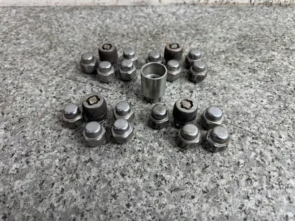 Ruuvit ja Turva Mazda OE OEM CX-5 II 2017-2021 image 6