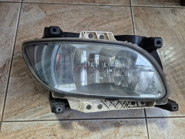 DAF OE Halogen-Nebelscheinwerfer rechts XF 106 Euro 6 image 2