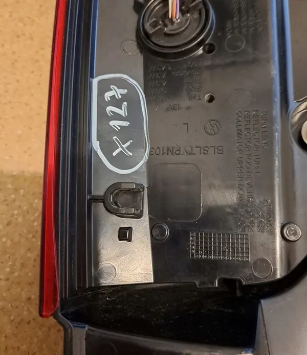 VW T6 T6.1 LIFT 7LA MULTIVAN LUZ TRASERA IZQUIERDA image 7