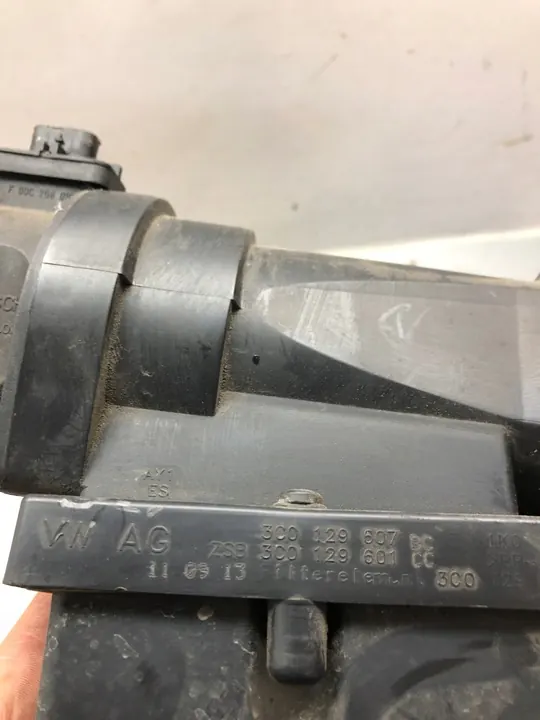 AUDI VW SKODA 2.0 TDI Ilmansuodattimen Kotelo 3C0129607BC image 5