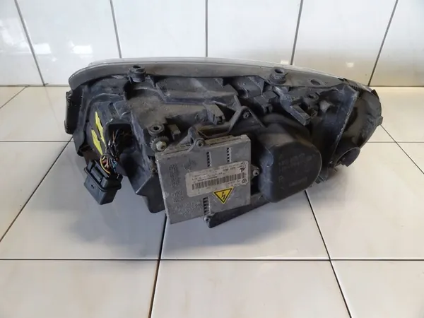 SEAT Alhambra MK1 2006 Farol Xenon Direito 7M3941018 image 3