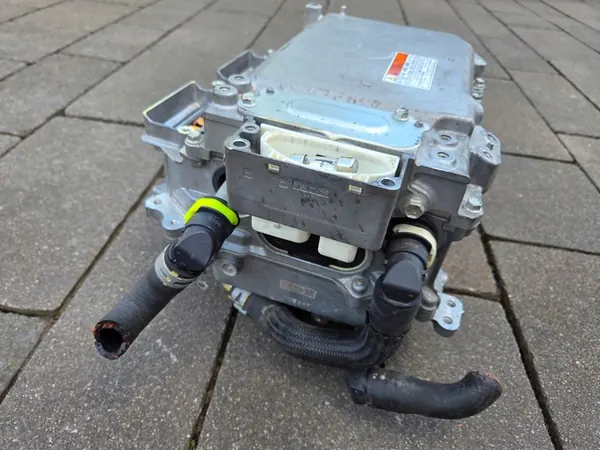 TOYOTA RAV4 IV HYBRID Inverseur G9200-42010 image 2