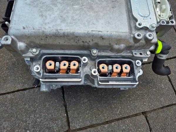 TOYOTA RAV4 IV HYBRID Inverseur G9200-42010 image 8