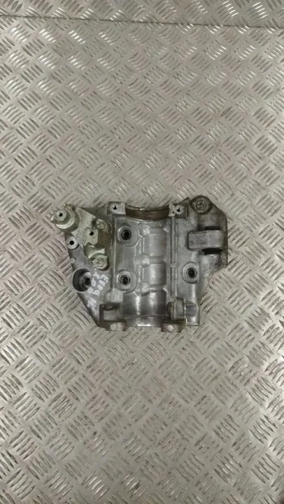 K8D25K291 Drivaxellagerfäste Land Rover image 2
