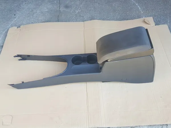 Accoudoir + Tunnel OEM VW Touran I 2003-2015 image 2