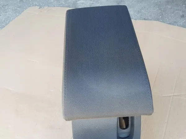 Accoudoir + Tunnel OEM VW Touran I 2003-2015 image 7