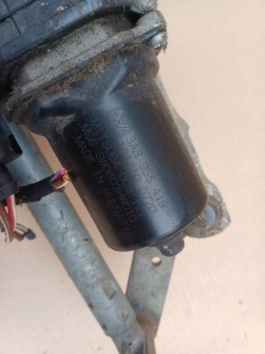 Framruta torkarmekanism OEM 3AB955419 VW Passat B7 image 5