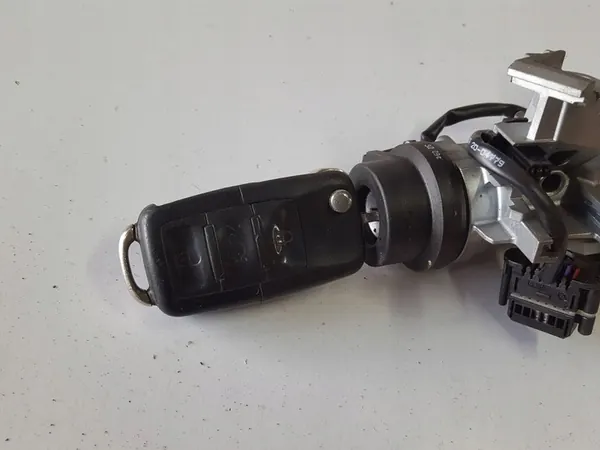 VW GOLF VII Sytytyskytkin Avain 1K0905851 image 2