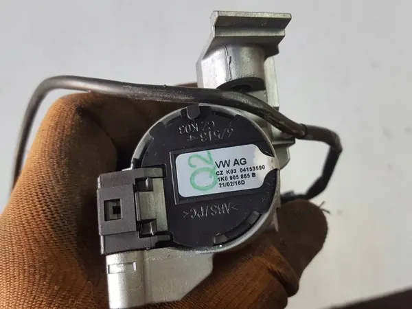 VW GOLF VII Sytytyskytkin Avain 1K0905851 image 4