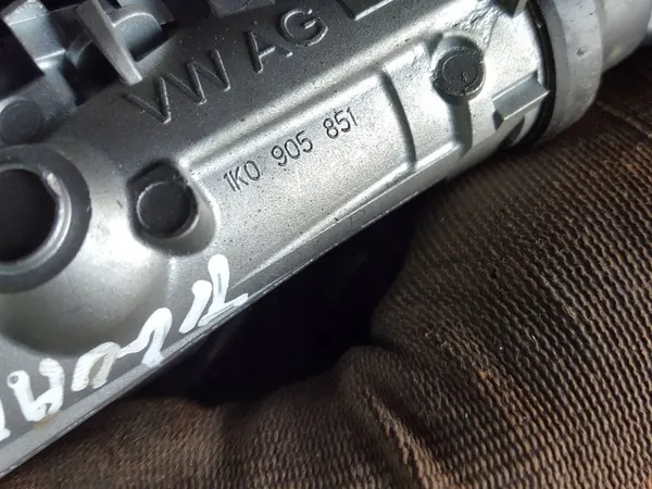 VW GOLF VII Sytytyskytkin Avain 1K0905851 image 5