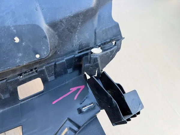 Front Grille Reinforcement Renault Megane IV 620360534R image 6