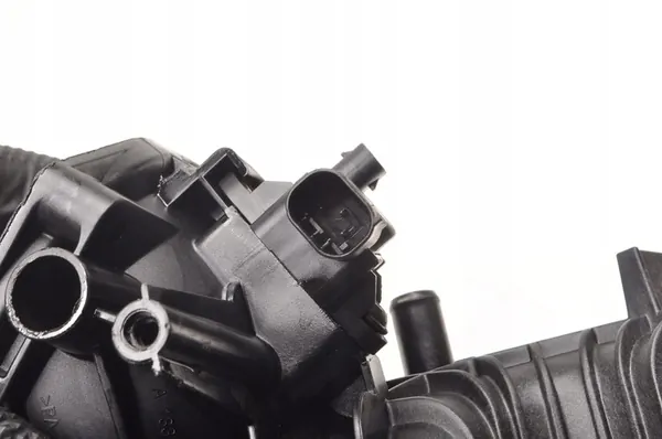 MERCEDES W176 2.0 AMG Inlaatspruitstuk A1330900800 image 2