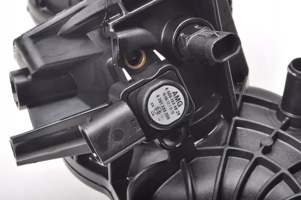 MERCEDES W176 2.0 AMG Inlaatspruitstuk A1330900800 image 3