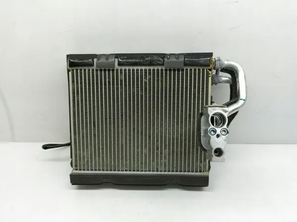 Suzuki OE Ilmastointihöyrystin - Käytetty image 2