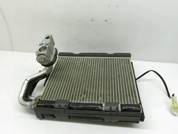 Suzuki OE Ilmastointihöyrystin - Käytetty image 3