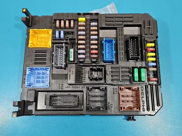 Controlador de módulo BSI Peugeot 3008 II image 2