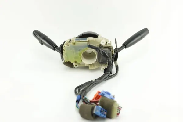 Interrupteur KIA Shuma 1.8 B OEM 47331F-1000 - Occasion image 4
