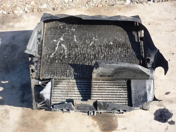 Radiateur d'eau intercooler OEM 382 pour Iveco Daily III image 2