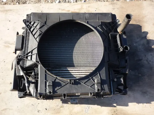 Radiateur d'eau intercooler OEM 382 pour Iveco Daily III image 5
