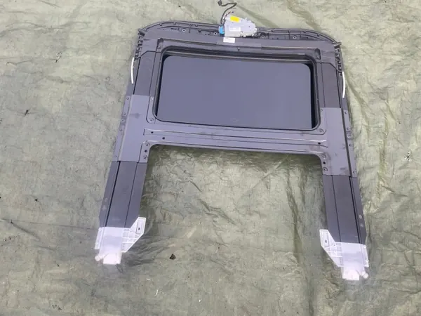 Taklucka OEM 4F5877043F för Audi A6 C6 Sedan image 3