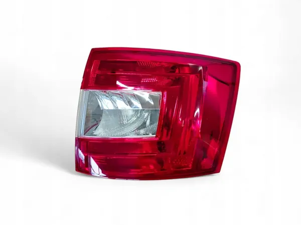 Lámpara trasera derecha Škoda Octavia III 13-16 image 2