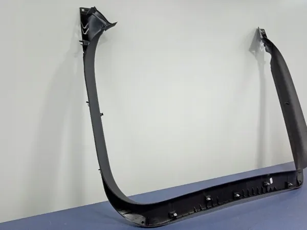Moldura de maletero VW Arteon OEM 3G8867603 - Usado image 9
