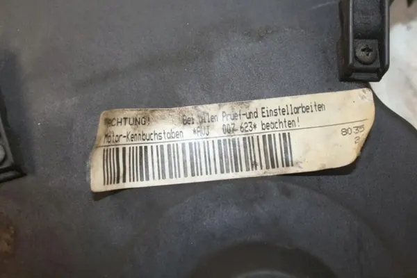Couvercle de courroie de distribution OEM 06B109108A Audi A4 Avant image 4