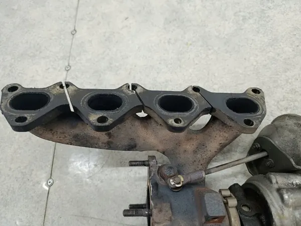 Turboahdin keräimellä OEM 03C145701 VW Golf V:lle image 4