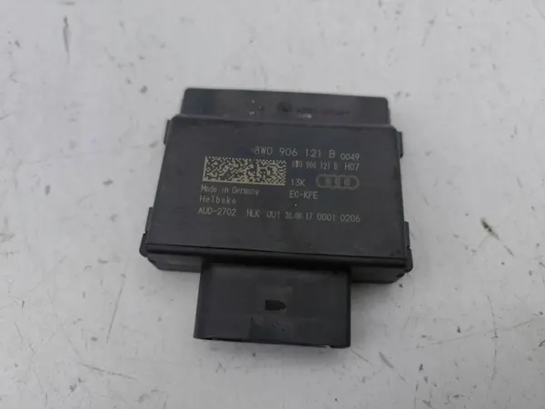 Audi A4 B9 8W Pumpensteuermodul 8W0906121B image 2