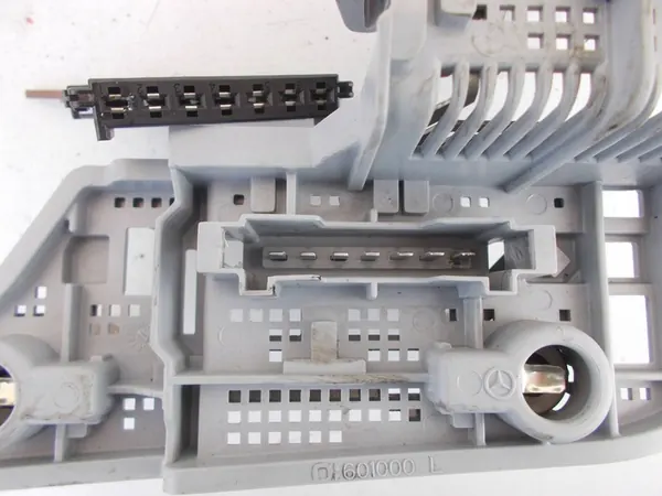 Insert de Feu Arrière Mercedes C-Class W204 Berline 2013 Gauche image 6