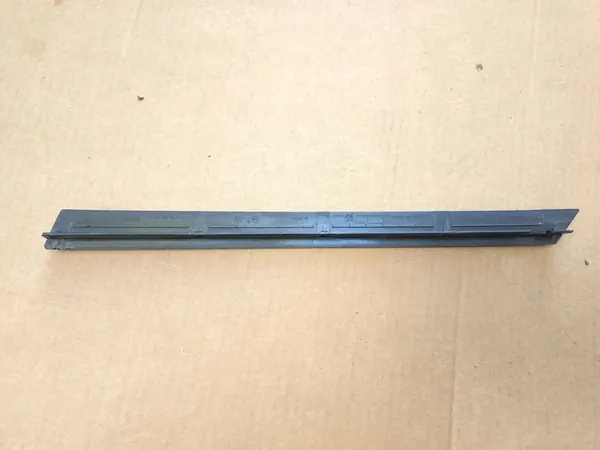 Guarnizione finestra anteriore sinistra Peugeot 2008 I 9674075080 image 3